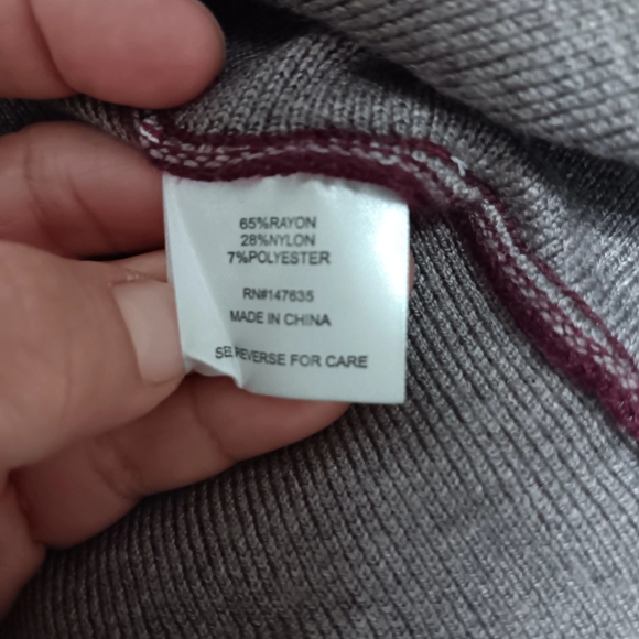 Elegant Burgundy and Beige Women's Sweater Vest - Picture 2 of 3